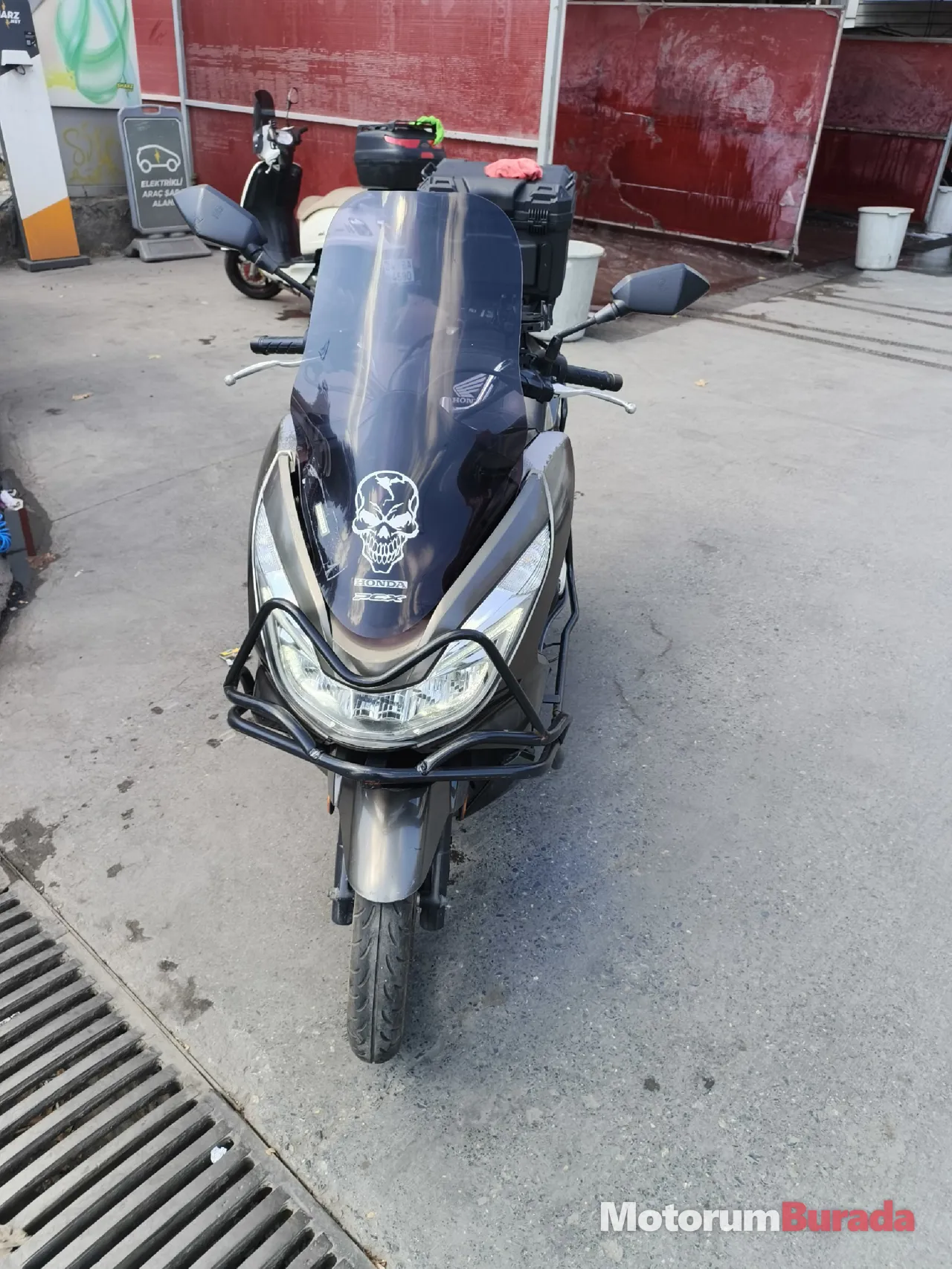 2015 Honda PCX 150 WW (79.345 KM)
LED Kasa - Ağır Bakımları Yeni - Mas