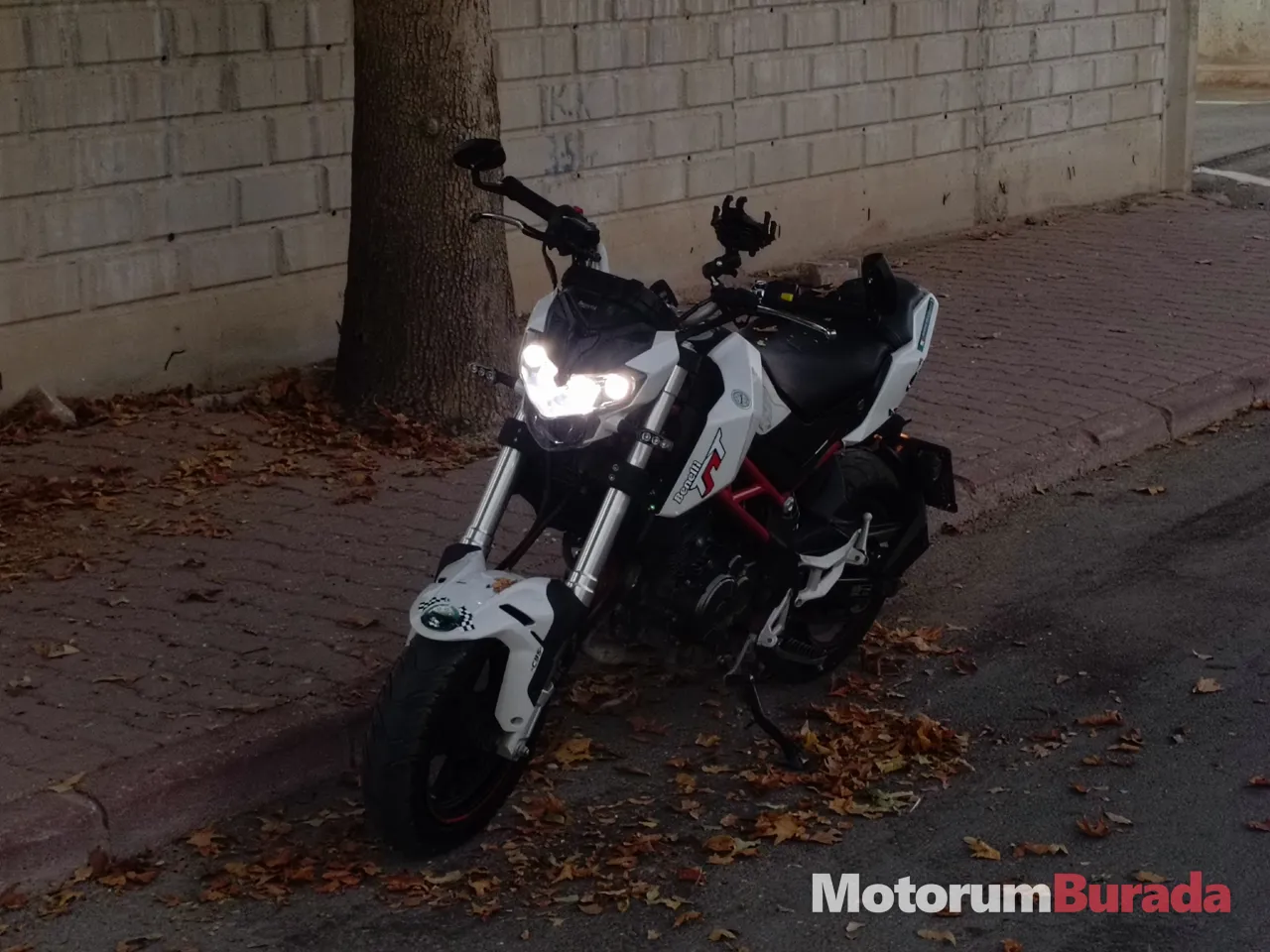 Benelli tnt 125